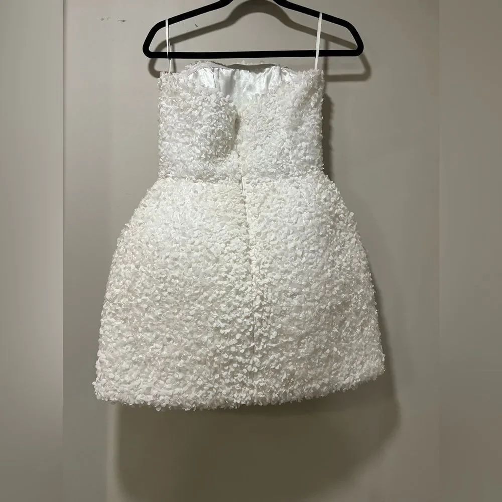 Nadine Merabi Maisy Floral Appliqu Strapless Minidress Elegant White Dress — image 8 of 8